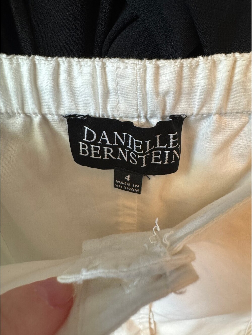 Danielle Bernstein puff sleeve mini - Picture 4 of 4